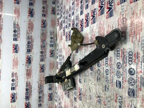 1P0839462A | Seat Leon Sağ Arka Cam Krikosu Tamir Seti VAG