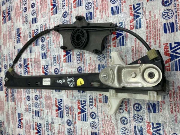 3G5839462 | VW Passat Arka Cam Krikosu VAG