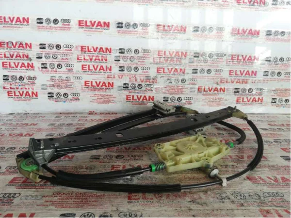 4L0837462A | Audi Q7 Ön Sağ Cam Krikosu VAG
