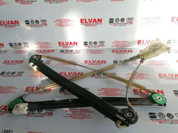 8P4837462C | Sağ Ön Cam Açma Mekanizması | Audi A3, RS 3 VAG