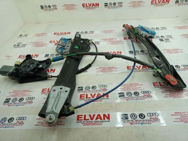 8W8839462 | Audi A5 Sağ Arka Kapı Cam Krikosu VAG