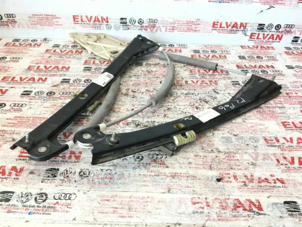6R4837462L | VW Polo Sağ Ön Cam Krikosu VAG