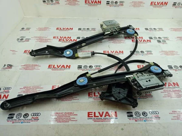 8T8837462 | Audi A5 Sağ Ön Cam Kriko Mekanizması VAG