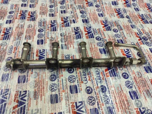 03F133320C | Enjektör Kütüğü | VW Caddy, Golf - Audi A1, A3 - Seat Altea, Ibiza VAG
