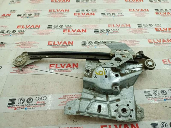 8D0839399A | Audi A4 Arka Sol Cam Krikosu VAG