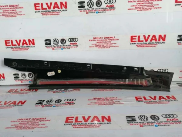 8K0839901J | Audi A4 Sol Arka Kapı Direk Kaplaması VAG