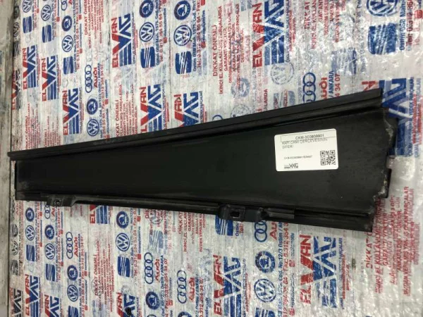 3C0839901 | Arka Sol Kapı Dış Direk Trim Çıtası VAG