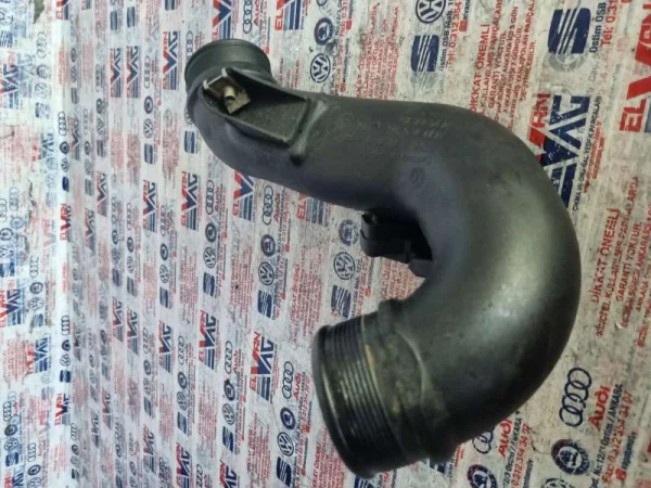 2H0145762 | VW Amarok İntercooler Basınç Borusu VAG