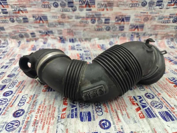 5Q0129654E | Hava Filtre Borusu | VW Golf, Passat - Audi A3 - Seat Ateca, Leon VAG