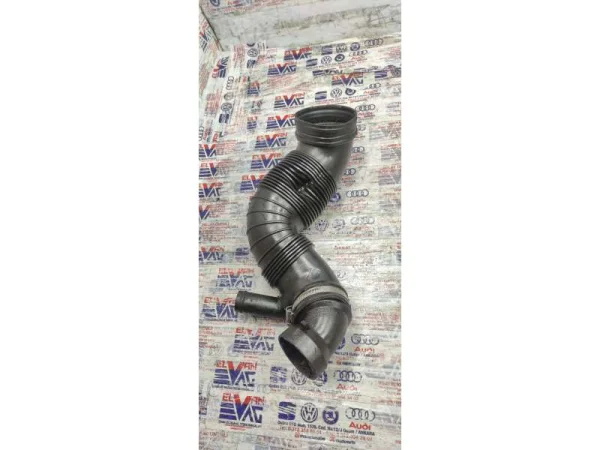 3C0129654AJ | Hava Filtre Borusu | VW Caddy, CC - Audi A3, TT - Seat Altea, Leon VAG