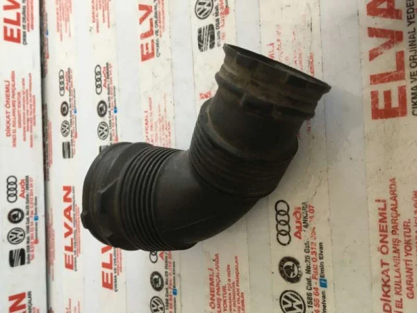 8E0129615K | Audi A4 Hava Emiş Hortumu VAG