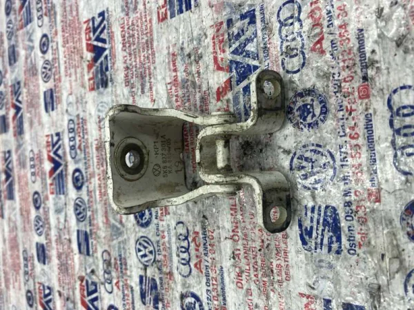 5K6827301A | VW Golf Bagaj Kapağı Menteşesi VAG
