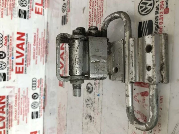 8E0833411 | Arka Sol Alt Kapı Menteşesi | Audi A4, A6 VAG