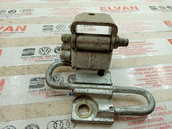 6Q0831412 | VW Polo Ön Sağ Alt Kapı Menteşesi VAG