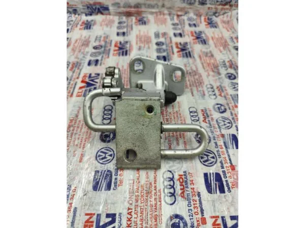 3C4833411 | VW Passat Arka Sol Kapı Menteşesi VAG