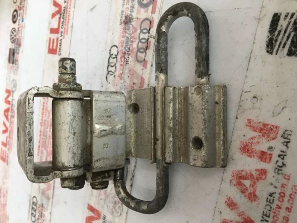 3B4833412C | VW Passat Sağ Arka Alt Kapı Menteşesi VAG