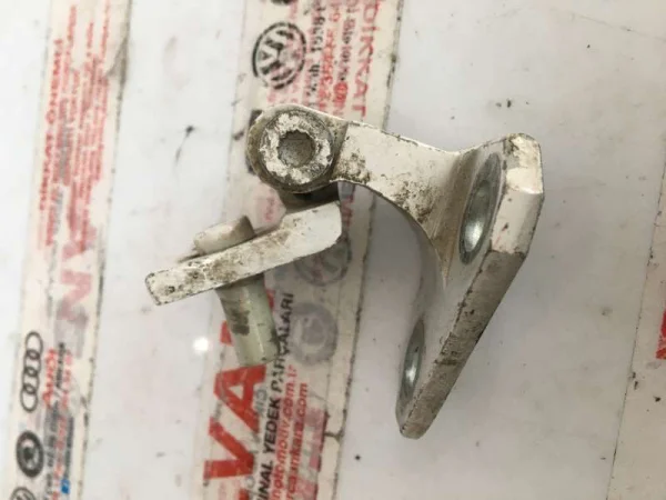 1K9833401C | Arka Sol Üst Kapı Menteşesi | VW Golf, Jetta VAG