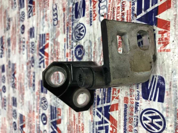 1K9833402E | Sağ Arka Kapı Üst Menteşesi | VW Golf, Jetta VAG