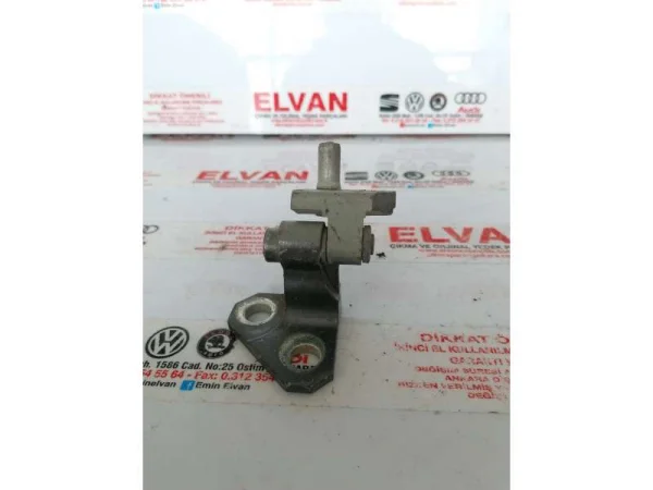 1K4833402J | Arka Kapı Üst Menteşesi | VW Golf, Jetta VAG