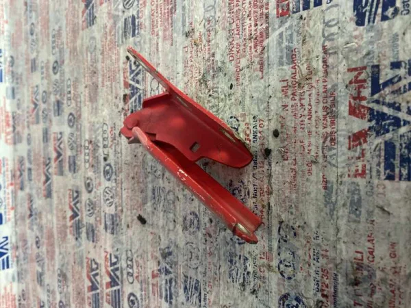 6Q0823302B | VW Polo Sağ Kaput Menteşesi VAG