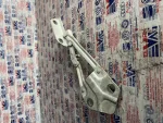 1T0823301F | Sol Kaput Menteşesi | VW Caddy, Touran - 2