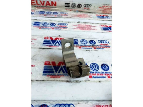 8K0831401D | Sol Ön Kapı Üst Menteşesi | VW Golf - Seat Toledo - Skoda Fabia, Rapid VAG