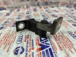 8K0831401K | Sol Kapı Alt Menteşesi | Skoda Fabia, Rapid - 3