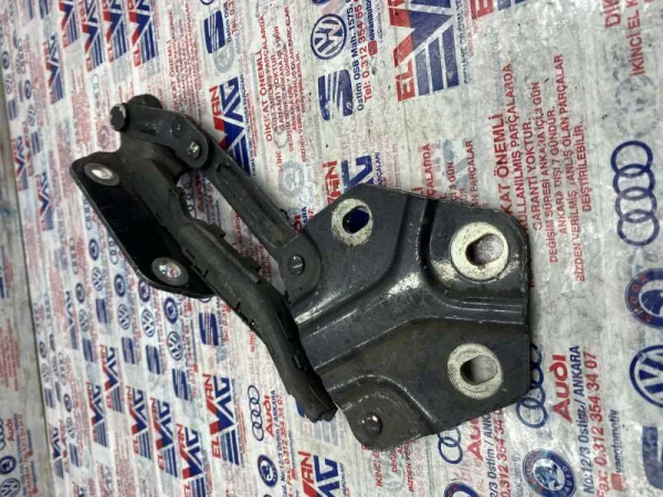 1T0823302 | Sağ Kaput Menteşesi | VW Caddy, Touran VAG