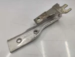 8R0823301B | Kaput Menteşesi - 2