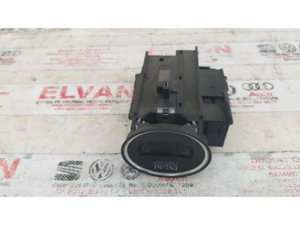 3C0905219A | VW Passat Kontak Anahtar Yuvası VAG