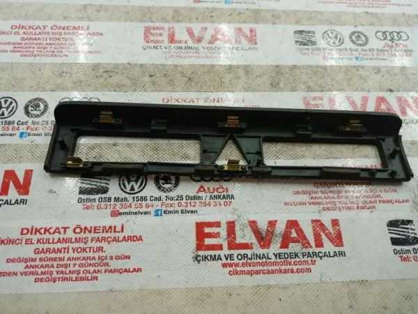 8D0863321A | Audi A4 Orta Konsol Trim Kaplaması VAG