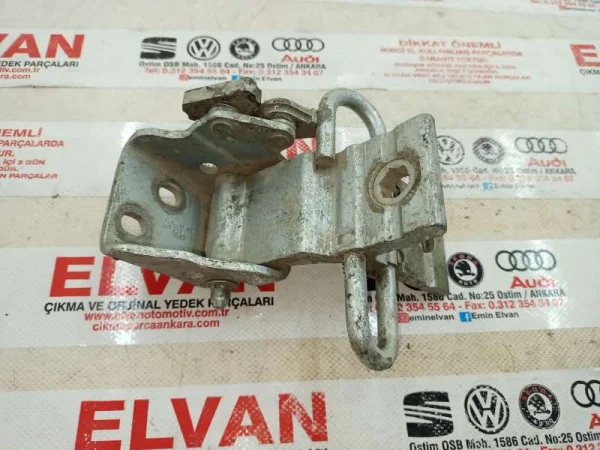 893833411 | Audi 80 Serisi Arka Alt Kapı Menteşesi VAG