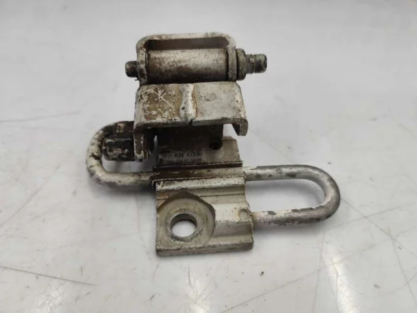 1T0831412A | Sağ Ön Kapı Menteşesi | VW Caddy, Touran VAG
