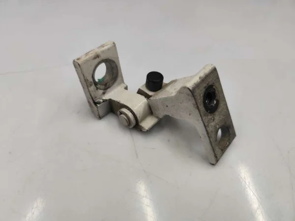 7N0831402 | Sağ Ön Kapı Alt Menteşesi | VW Passat, Polo, Scirocco - Skoda Citigo, Octavia, Rapid VAG