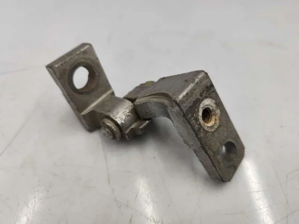 6Q0831402B | Kapı Menteşesi | VW Caddy, Polo, Touran VAG