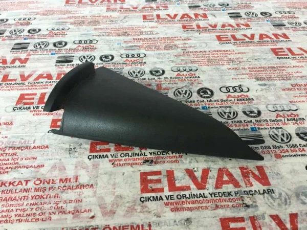 8E0857569 | Audi A4 Arka Sol İç Kapı Üçgen Kaplaması VAG