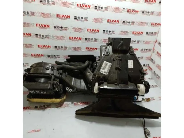 3AA820003C | Kalorifer Kutusu VAG