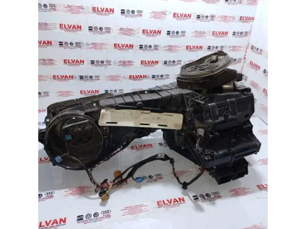 1K1820308F | Kalorifer Kutusu VAG