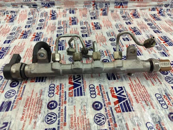 03L130089P | Yakıt Dağıtıcı Borusu | VW Caddy, Eos - Audi A3, TT - Seat Altea, Leon VAG