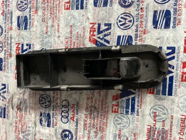 2H0867469P | VW Amarok Kapı Döşeme Klipsi VAG