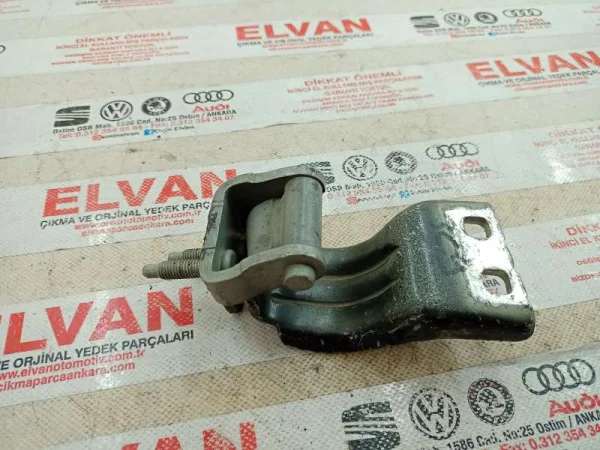 3C9827302E | VW Passat Arka Sağ Bagaj Kapağı Menteşesi VAG