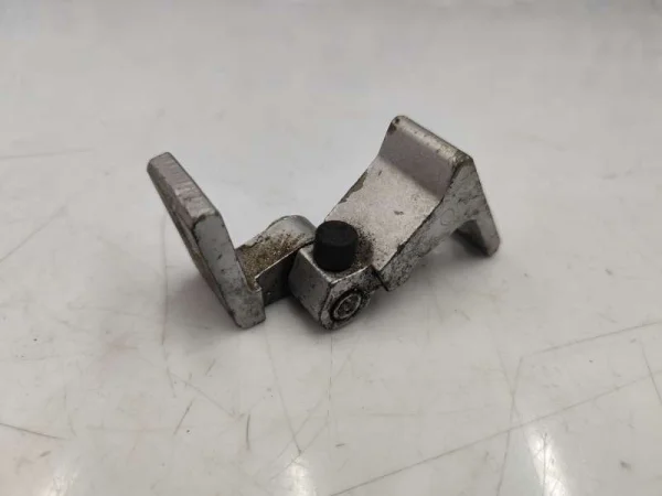 7N0831401 | Kapı Menteşesi | VW Passat, Polo, Scirocco - Skoda Citigo, Octavia, Rapid VAG