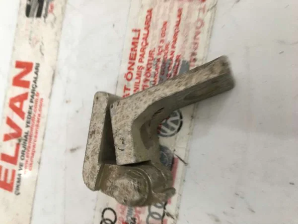 6Y0831412C | Kapı Menteşesi VAG