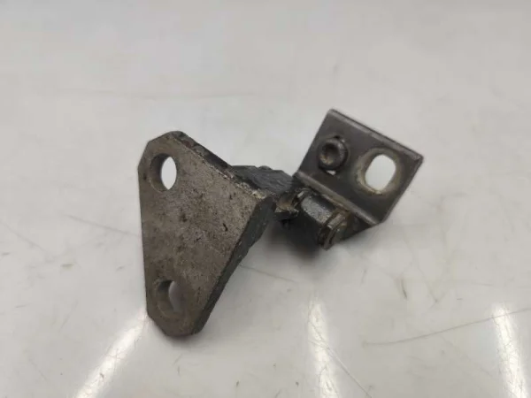 1K0831401J | Sol Ön Kapı Üst Menteşesi | VW Golf, Jetta VAG
