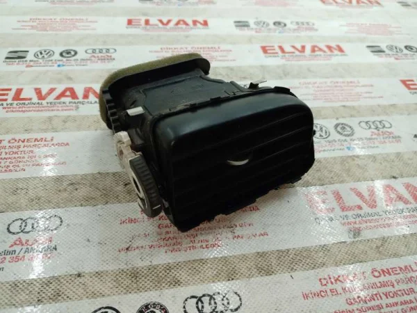 6R0819704AB | VW Polo Sağ Havalandırma Izgarası VAG