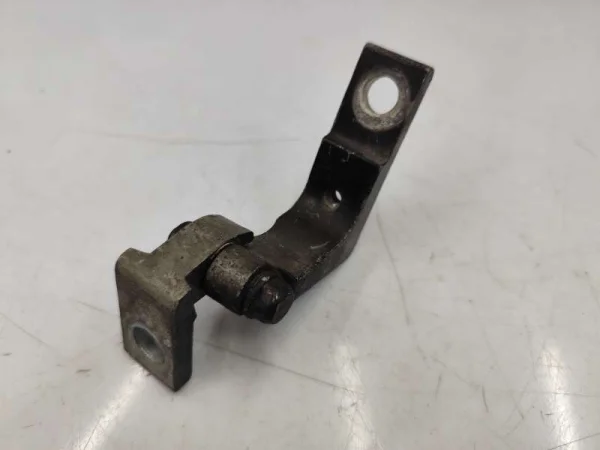 7L0831402A | VW Touareg Ön Sağ Üst Kapı Menteşesi VAG