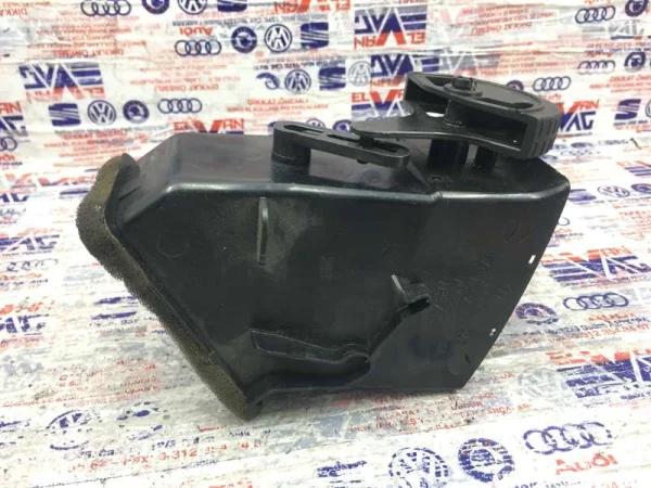 7H0815706C | VW Transporter Orta Sağ Havalandırma Menfezi VAG