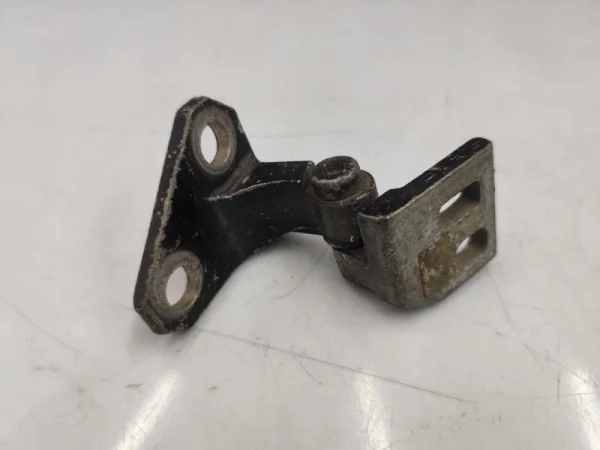 1K0831402J | Sağ Ön Kapı Üst Menteşesi | VW Golf, Jetta VAG