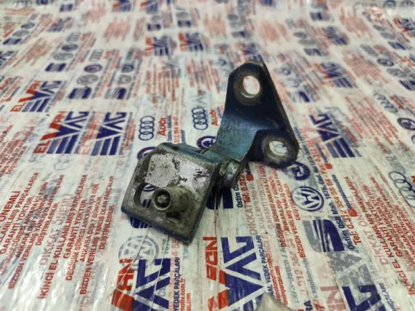 1K0831402G | Sağ Ön Kapı Üst Menteşesi | VW Golf, Jetta, Vento VAG