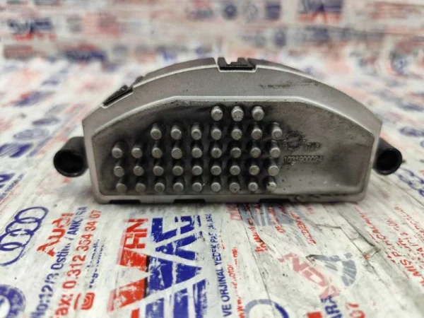 5Q0907521E | Fan Regülatörü | VW E-Golf, Golf, Passat - Audi A3, RS 3 - Seat Leon VAG